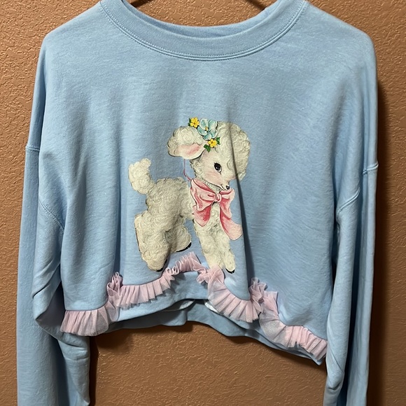Lamb Cropped Crewneck - Picture 2 of 3